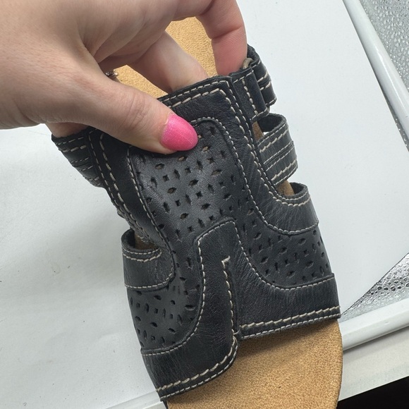 Clarks Bendables Lexi Black Leather Sandal Size Medium Size 11W - Picture 12 of 12